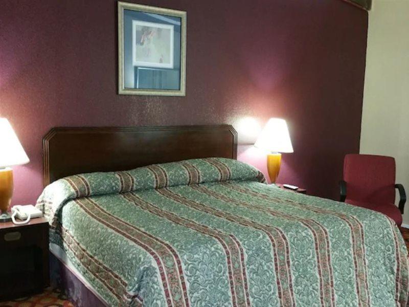 Executive Inn And Suites Waxahachie Εξωτερικό φωτογραφία