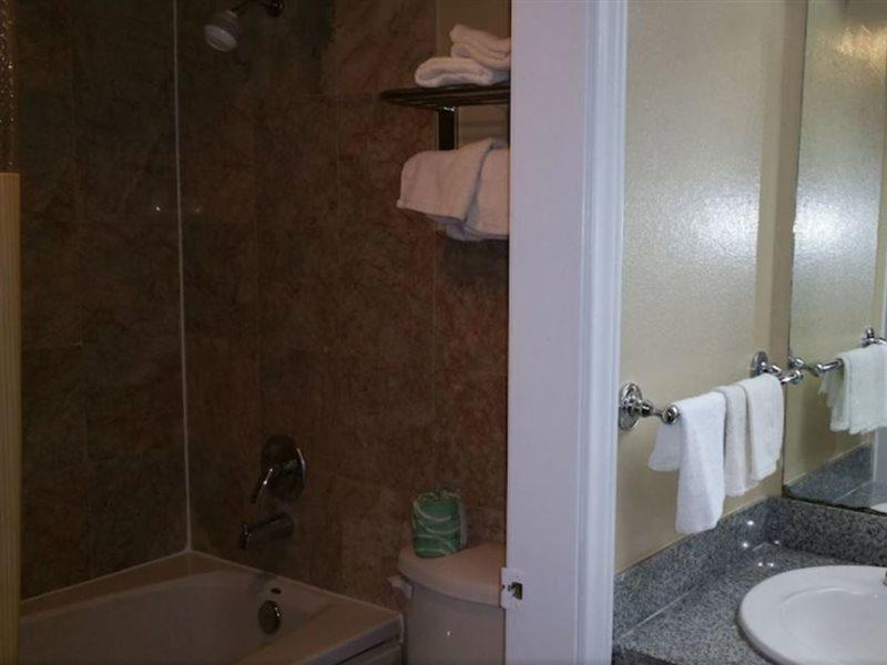 Executive Inn And Suites Waxahachie Εξωτερικό φωτογραφία