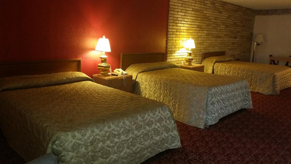 Executive Inn And Suites Waxahachie Εξωτερικό φωτογραφία