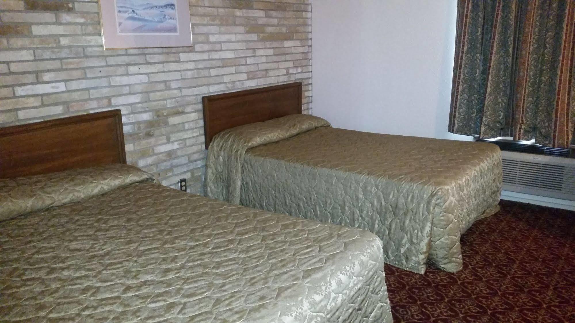 Executive Inn And Suites Waxahachie Εξωτερικό φωτογραφία